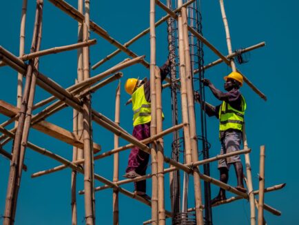 Renovare de apartament vechi: ordinea corectă a lucrărilor și bugetul real pe metru pătrat