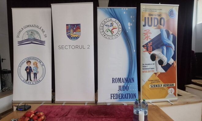 Bannerele Federatiei Romane de Judo, Sectorului 2 si Scolii Gimnaziale nr. 39