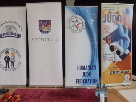 Bannerele Federatiei Romane de Judo, Sectorului 2 si Scolii Gimnaziale nr. 39